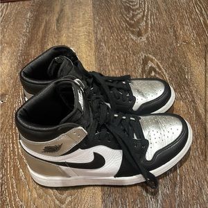 Black and silver Nike Jordans size 6.5 almost new